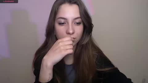 Snapshot of _oliviax_ chatting on 10-03-25, 11:29 Olivia online show from 10-03-25, 11:29