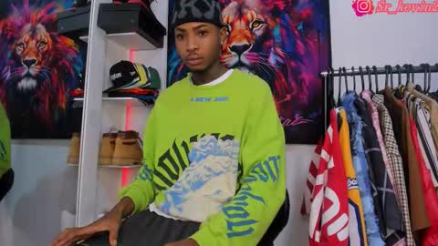 Kevin  online show from 10-31-25, 09:10