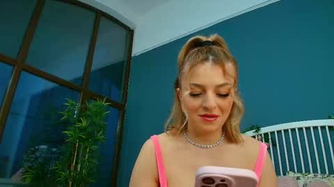 Snapshot of _parishill chatting on 02-22-26, 05:08 Alisa online show from 02-22-26, 05:08