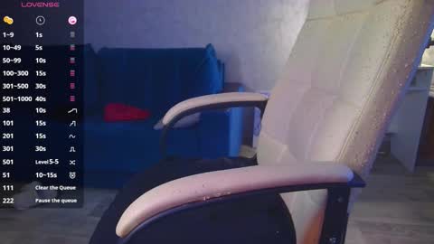 Ilona online show from 11-28-25, 08:39