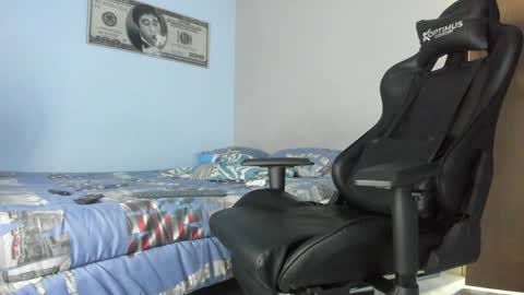 Snapshot of _poseidon1_ chatting on 12-19-24, 02:12 Poseidon online show from 12-19-24, 02:12