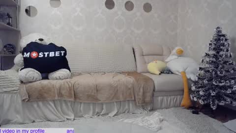 _pretty_fox_ online show from 12-09-24, 01:02