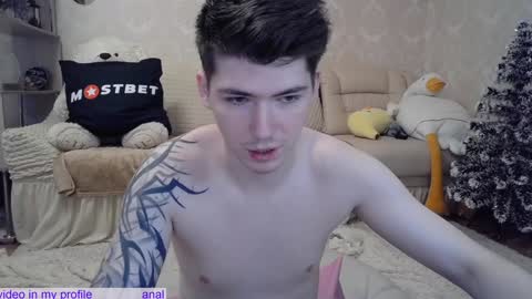 _pretty_fox_ online show from 12-12-24, 05:42