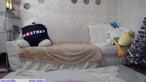 _pretty_fox_ online show from 12-24-24, 04:44