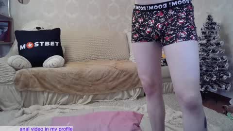 _pretty_fox_ online show from 01-04-25, 08:28