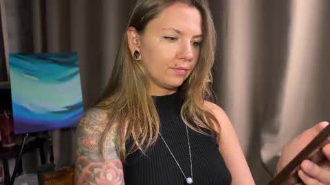  HADLY today day-off see u online 0112  online show from 10-23-25, 02:27