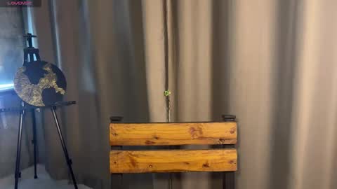  HADLY today day-off see u online 0112  online show from 11-08-25, 01:11