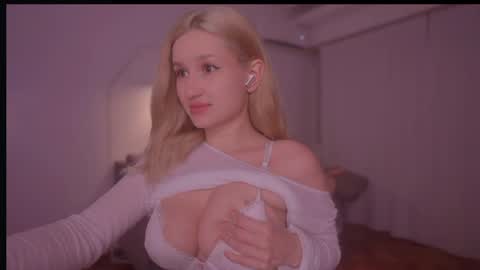 Snapshot of _protea chatting on 05-20-26, 10:27 Eva online show from 05-20-26, 10:27