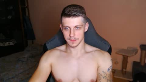 Snapshot of _purrari chatting on 10-07-25, 03:47 Vampire online show from 10-07-25, 03:47