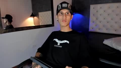 Snapshot of _realwav chatting on 11-10-25, 10:53 wav online show from 11-10-25, 10:53