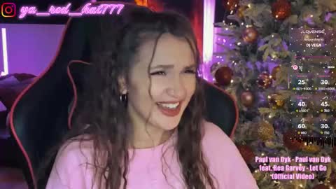 Snapshot of _red_hat_7 chatting on 12-13-25, 10:04 -RED HAT- online show from 12-13-25, 10:04