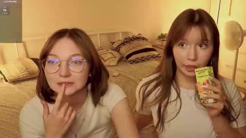 LISSAPVT IS OPEN online show from 09-18-25, 04:31