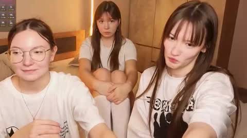 LISSAPVT IS OPEN online show from 11-23-25, 04:40