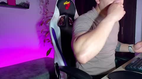 Roberto online show from 10-27-25, 12:31