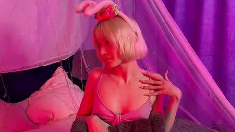Snapshot of _sabrina_moore chatting on 05-16-26, 10:36 sabrina online show from 05-16-26, 10:36