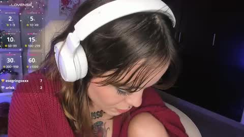 Snapshot of _sabrinamoon chatting on 02-14-25, 03:05 online show from 02-14-25, 03:05