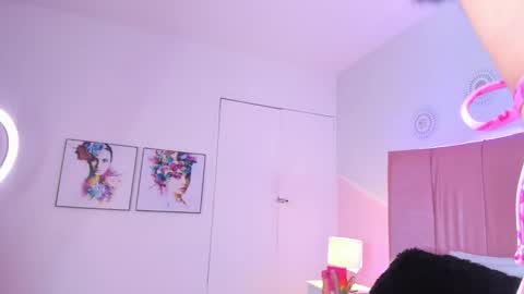 Snapshot of _samara_conner chatting on 10-19-25, 04:46 Samara online show from 10-19-25, 04:46