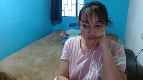 Snapshot of _sammanttha chatting on 12-17-24, 10:22 Sammy online show from 12-17-24, 10:22