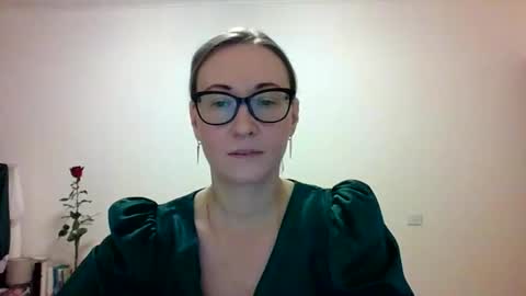 Snapshot of _sandyqueen__ chatting on 11-22-25, 04:17 _sandyqueen__ online show from 11-22-25, 04:17
