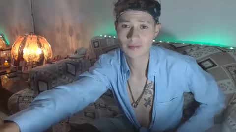 Snapshot of _santi2 chatting on 03-11-26, 05:02 santi online show from 03-11-26, 05:02