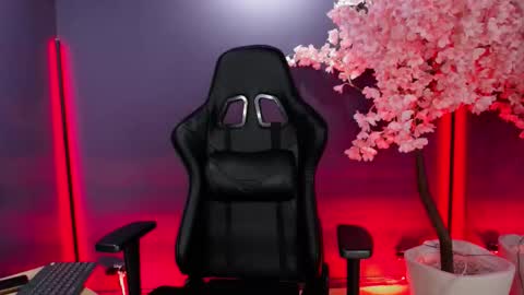 Sara online show from 11-14-25, 12:37