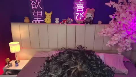 Sara online show from 04-28-26, 04:06