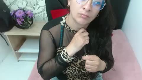 _saraximena_ online show from 05-01-26, 07:13