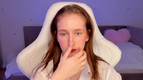 Snapshot of _secretelly_ chatting on 11-23-25, 09:36 _secretelly_ online show from 11-23-25, 09:36