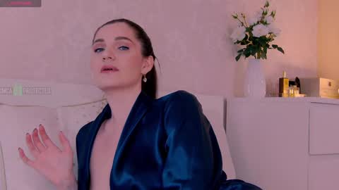 Alya online show from 01-22-25, 01:42