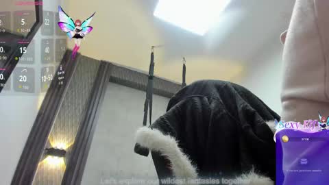 Snapshot of _selene_red chatting on 05-23-26, 02:39 Selene online show from 05-23-26, 02:39