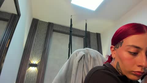 Snapshot of _selene_red chatting on 05-27-26, 01:57 Selene online show from 05-27-26, 01:57