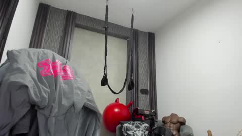 Snapshot of _selene_red chatting on 05-28-26, 02:09 Selene online show from 05-28-26, 02:09