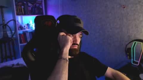 Ask me online show from 03-10-26, 04:06