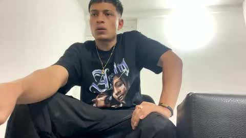 Juan Pablo-independent model online show from 02-20-25, 11:43