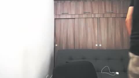 Juan Pablo-independent model online show from 09-25-25, 10:46