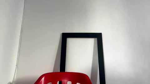 Juan Pablo-independent model online show from 11-03-25, 05:58