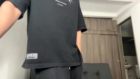 Juan Pablo-independent model online show from 03-27-26, 09:36