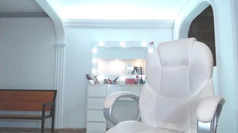 Snapshot of _sexychanel_ chatting on 12-10-24, 02:38 Sara online show from 12-10-24, 02:38