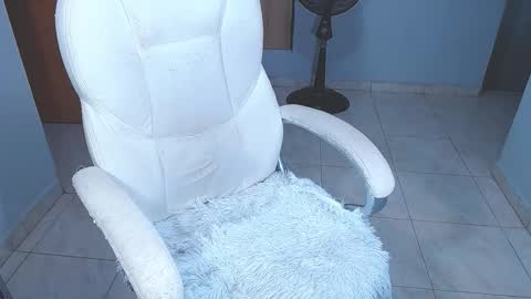 Snapshot of _sexychanel_ chatting on 11-09-25, 10:41 Sara online show from 11-09-25, 10:41