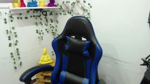 _sharlotte777 online show from 05-01-26, 04:55