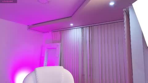 _sharlotte777 online show from 06-11-26, 02:48