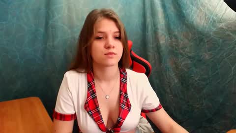 Mari online show from 10-10-25, 10:47