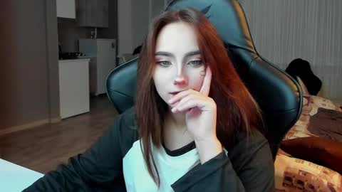 Snapshot of _silverdream chatting on 02-19-25, 12:57 _silverdream online show from 02-19-25, 12:57