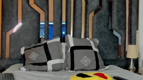 _silvia_vega_ online show from 02-22-25, 08:20