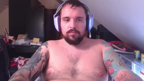 _smiley_bear27 online show from 10-18-25, 08:37