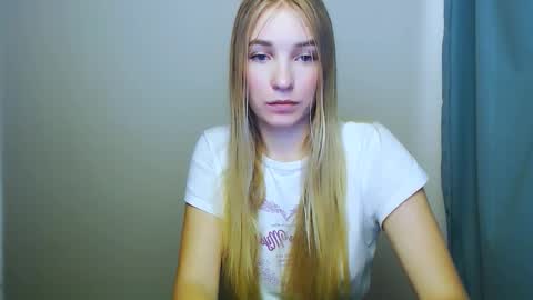 Snapshot of _snow_queen__ chatting on 12-02-25, 08:37 Rachel online show from 12-02-25, 08:37