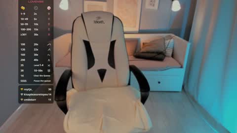 Sofi  Follow me  online show from 12-14-24, 10:13