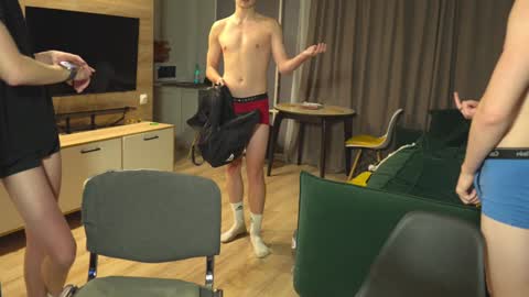 OLIVERpvt is open online show from 01-15-25, 01:09