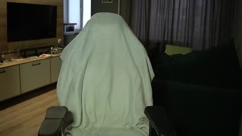 OLIVERpvt is open online show from 02-13-26, 12:12