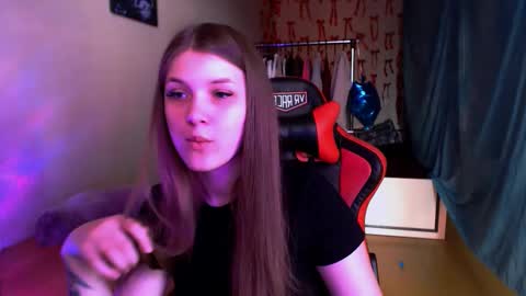 Mari online show from 03-25-26, 11:05